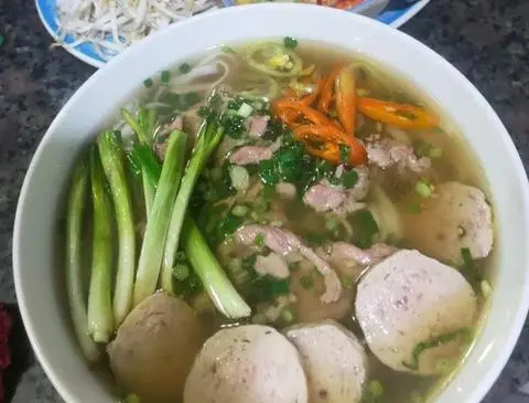 Hình ảnh Phở tái viên