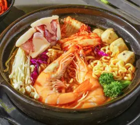 Hình ảnh Mì cay kim chi hải sản