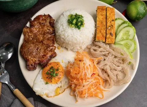 Hình ảnh Cơm sườn - bì - chả