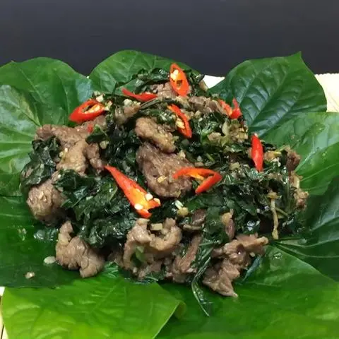 Hình ảnh Bắp bò xào lá lốt