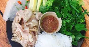 Hình ảnh Tai heo luộc - rau