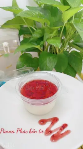 Hình ảnh Panna cotta phúc bồn tử