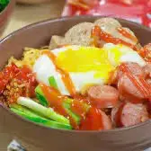 Hình ảnh Mỳ trộn trứng ốp la
