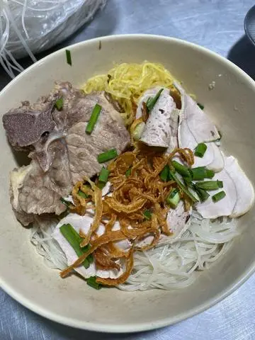 Hình ảnh Hủ tiếu mỳ tươi thịt bò viên xương