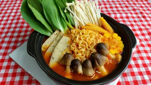 Hình ảnh Mì kim chi chay