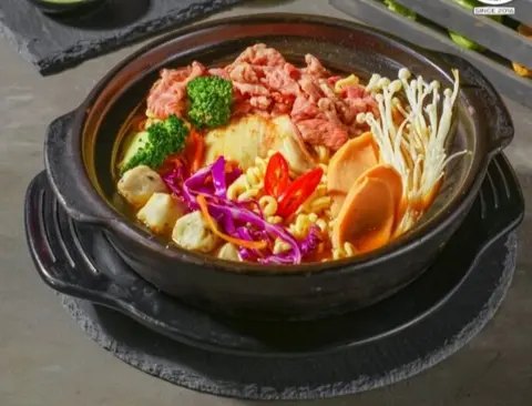 Hình ảnh Mì kim chi bò