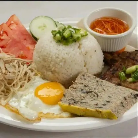 Hình ảnh Cơm tấm sườn đặc biệt
