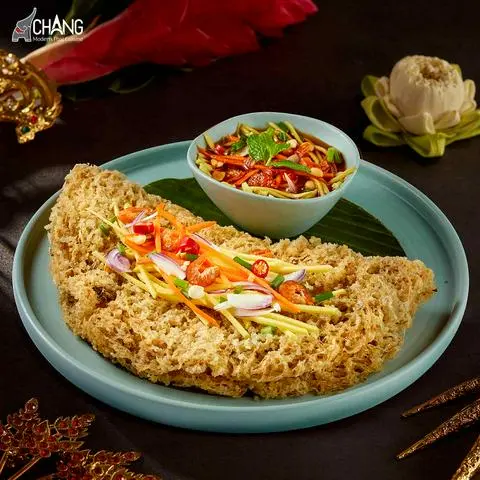 Hình ảnh Gỏi cá trê chiên xù với xoài xanh