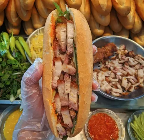 Hình ảnh Bánh mì heo quay