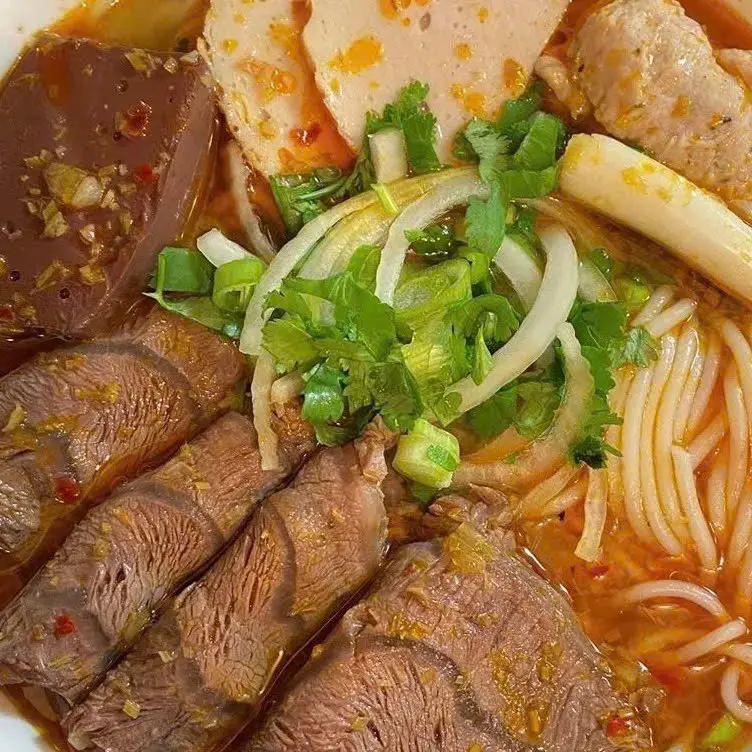 Hình ảnh Bún bò nạm chả