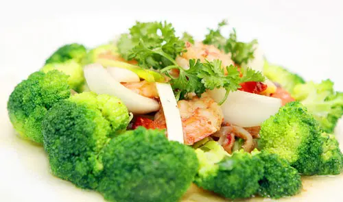 Hình ảnh Bông cải xanh xào mực