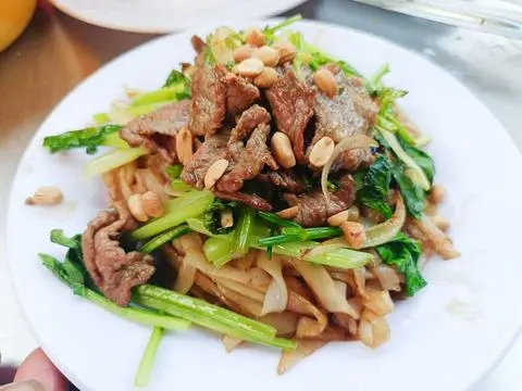 Hình ảnh Hủ Tiếu Mềm Xào Bò