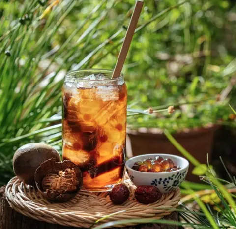 Hình ảnh Trà bí đao hạt chia long nhãn