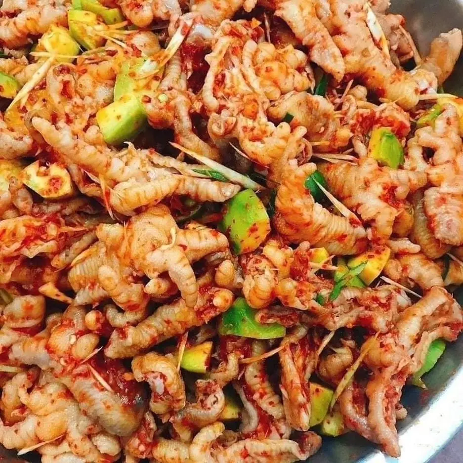 Hình ảnh Chân Gà Rút Xương Sốt Thái