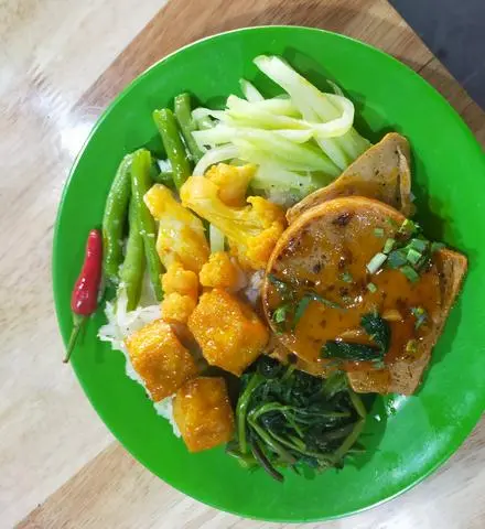 Hình ảnh Cơm thập cẩm - chả nấm đông cô