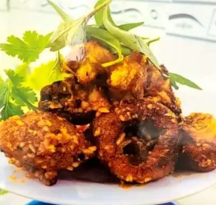 Hình ảnh Giò heo chiên nước mắm