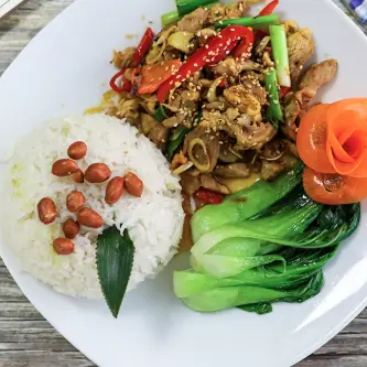 Hình ảnh Cơm gà xào sả ớt