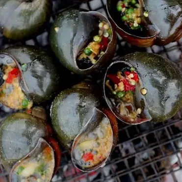 Hình ảnh Ốc bưu nướng tiêu