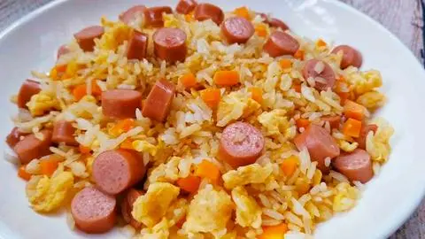 Hình ảnh Cơm xúc xích Đức