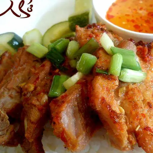 Hình ảnh Cơm ba rọi nướng muối ớt