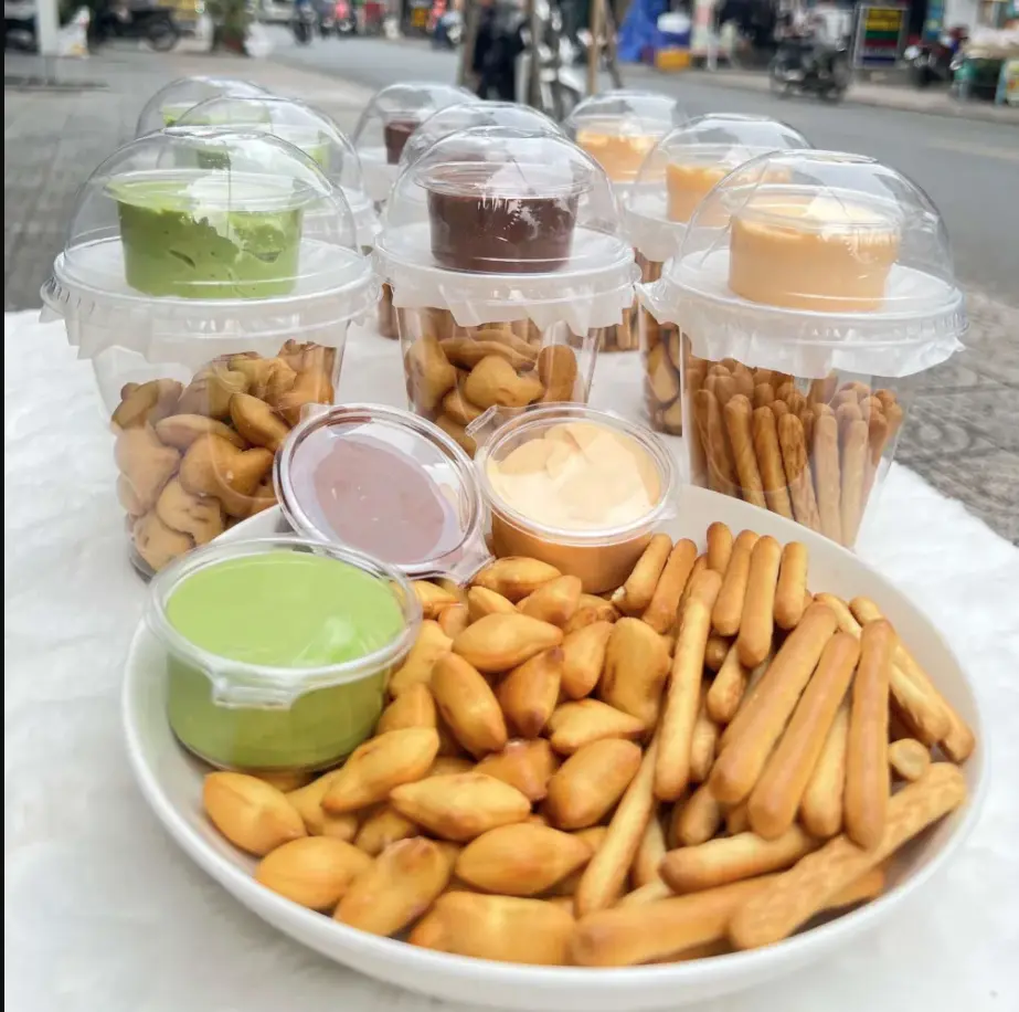 Hình ảnh Bánh que chấm sốt