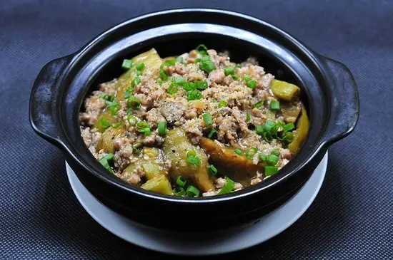 Hình ảnh Cà tím cá mặn tay cầm