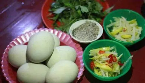 Hình ảnh Trứng vịt lộn