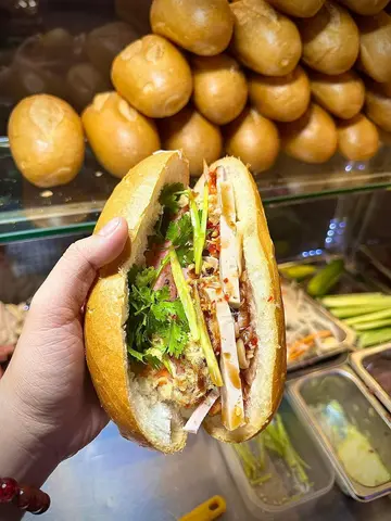 Hình ảnh Bánh mì thập cẩm đặc biệt