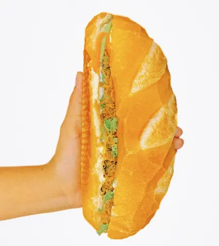 Hình ảnh Bánh mì pate bì nước mắm chay