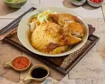 Hình ảnh Cơm đảo gà quay lu