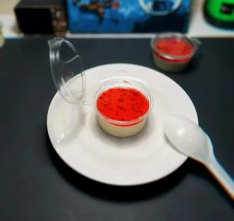 Hình ảnh Panna cotta vị dâu tây