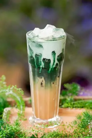 Hình ảnh Cà phê sữa tảo xoắn spriulina