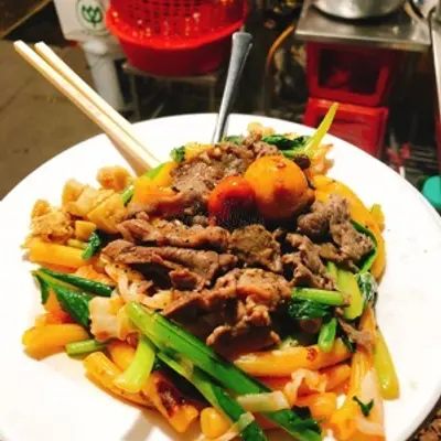 Hình ảnh Nui xào bò