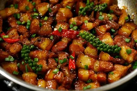 Hình ảnh Thịt kho tiêu thêm