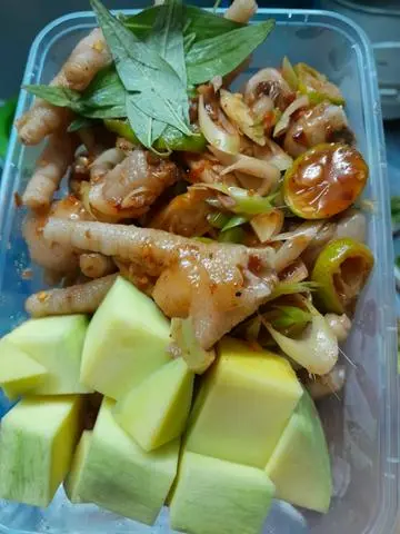 Hình ảnh Chân gà sốt Thái loại lớn 800gr