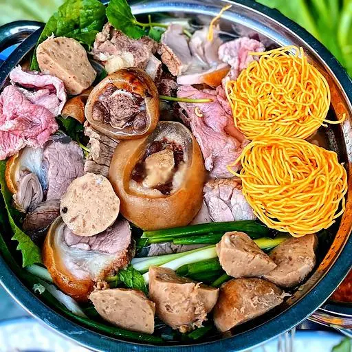 Hình ảnh Lẩu đuôi bò lớn 3-4 người