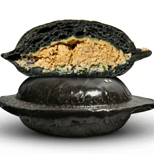Hình ảnh Burger Đĩa bay ĐEN Gà xé