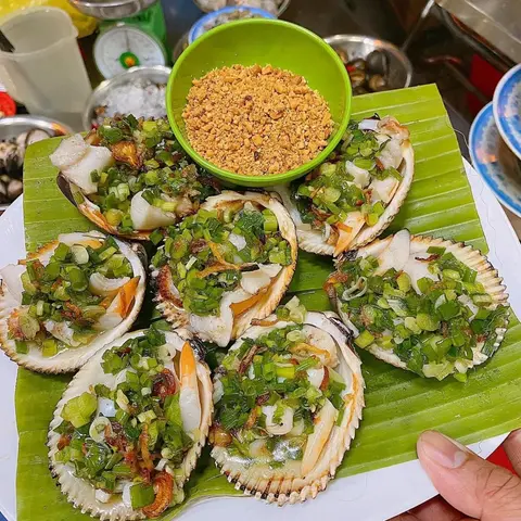 Hình ảnh Combo 2 sò dương nướng mỡ hành
