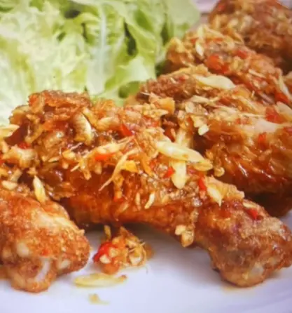 Hình ảnh Cơm gà chiên nước mắm