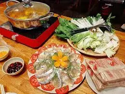 Hình ảnh Lẩu gà đen thuốc bắc 4-6 người