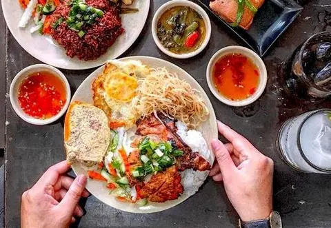 Hình ảnh Cơm tấm sườn bì chả