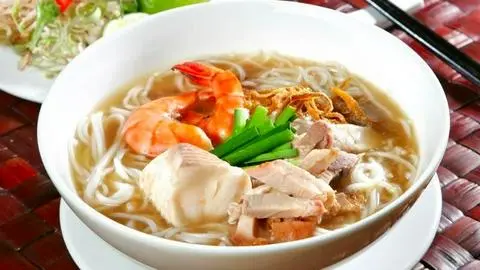 Hình ảnh Bún nước lèo tô đặc biệt