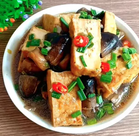 Hình ảnh Cơm đậu hủ kho nấm