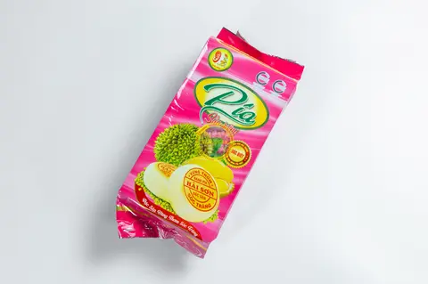 Hình ảnh Bánh pía sầu riêng đặc biệt bịch hồng