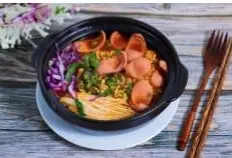 Hình ảnh Mì cay xúc xích