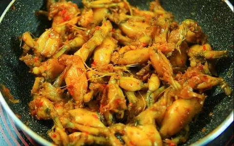 Hình ảnh Ếch xào sả ớt