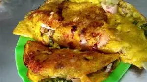Hình ảnh Bánh xèo tôm thịt mực hến