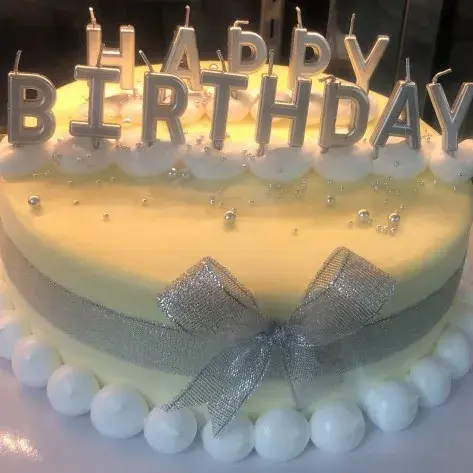 Hình ảnh Bánh kem đèn cầy Happy Birth Day 18cm