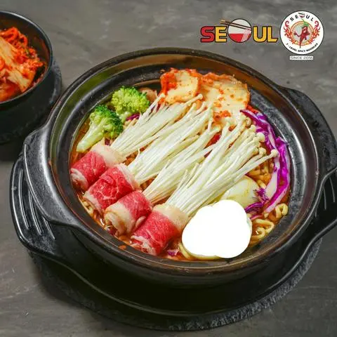 Hình ảnh Mì Kim Chi Bò Mỹ Cuộn Nấm