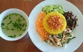 Hình ảnh Cơm gà ta xé phay - nhỏ